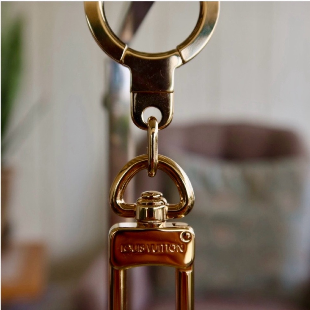 Louis Vuitton Gold Bolt Extender Keychain - Picture 5 of 5